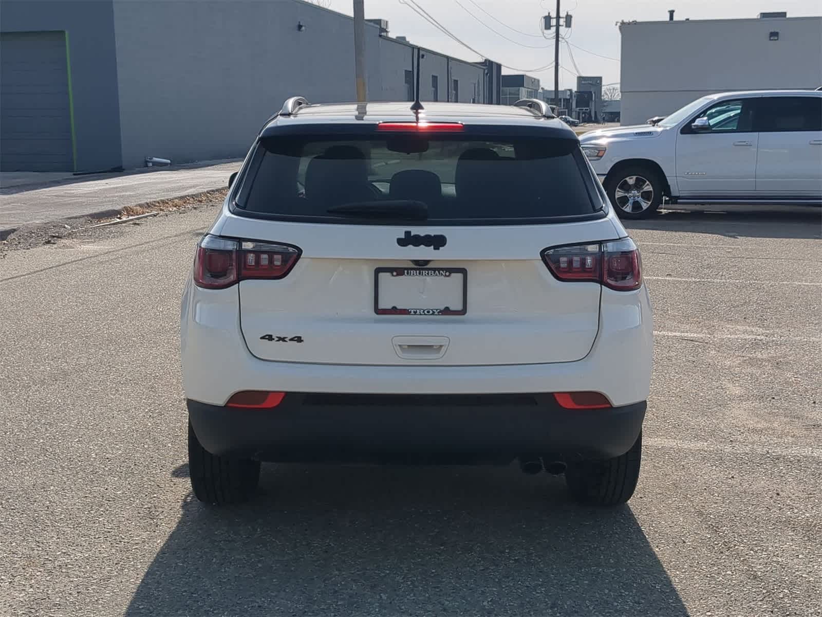 Thumbnail: 2018 Jeep Compass - 13