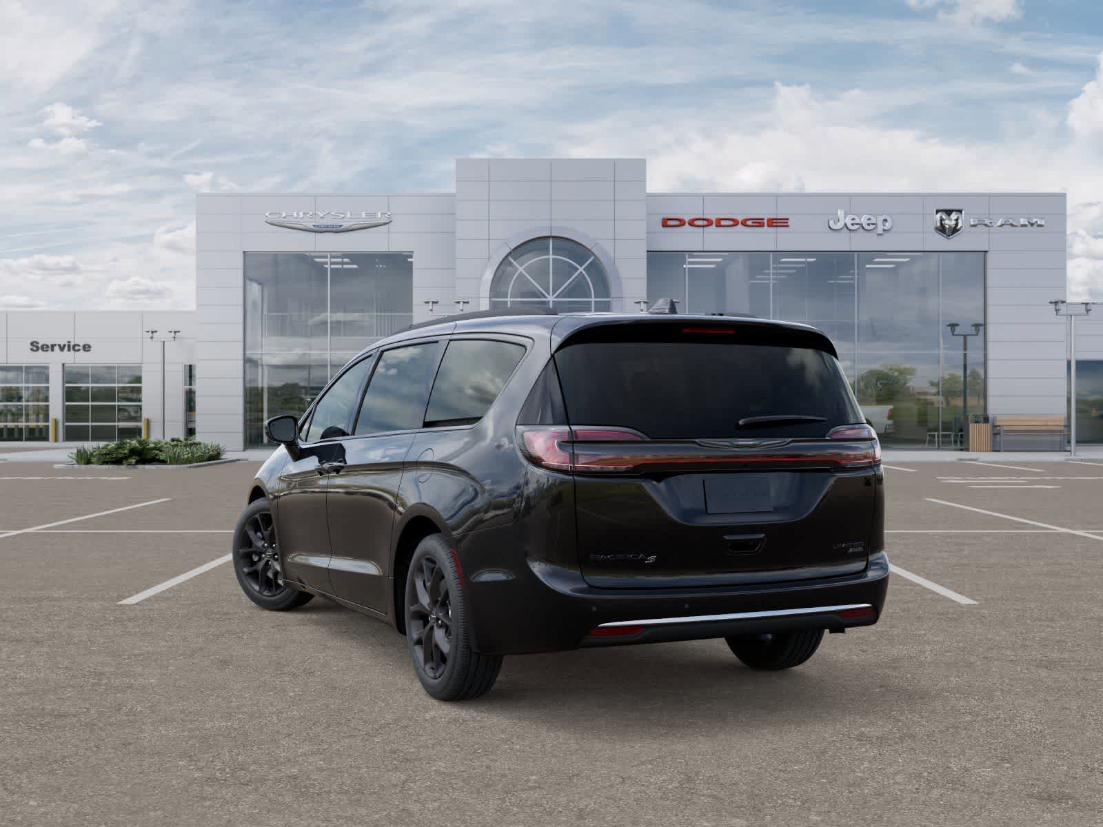 Thumbnail: 2026 Chrysler Pacifica - 3