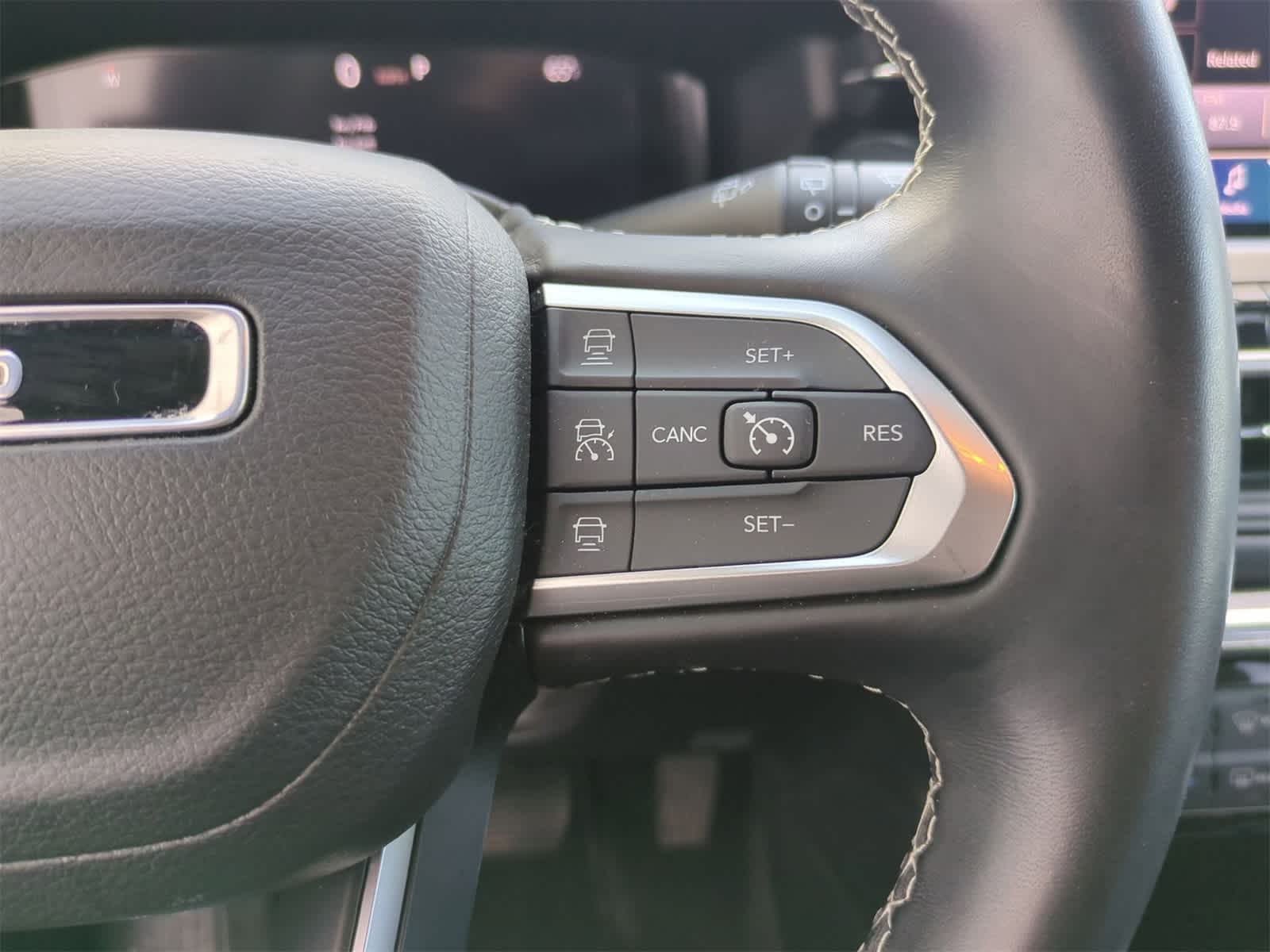 Thumbnail: 2022 Jeep Compass - 25