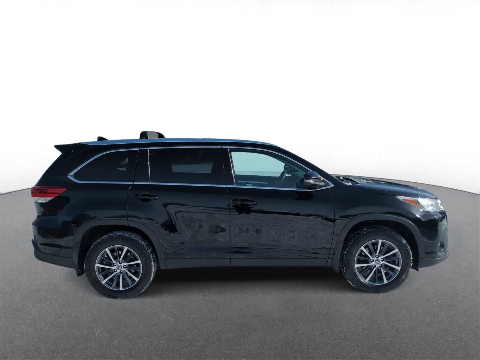 Thumbnail: 2019 Toyota Highlander - 9