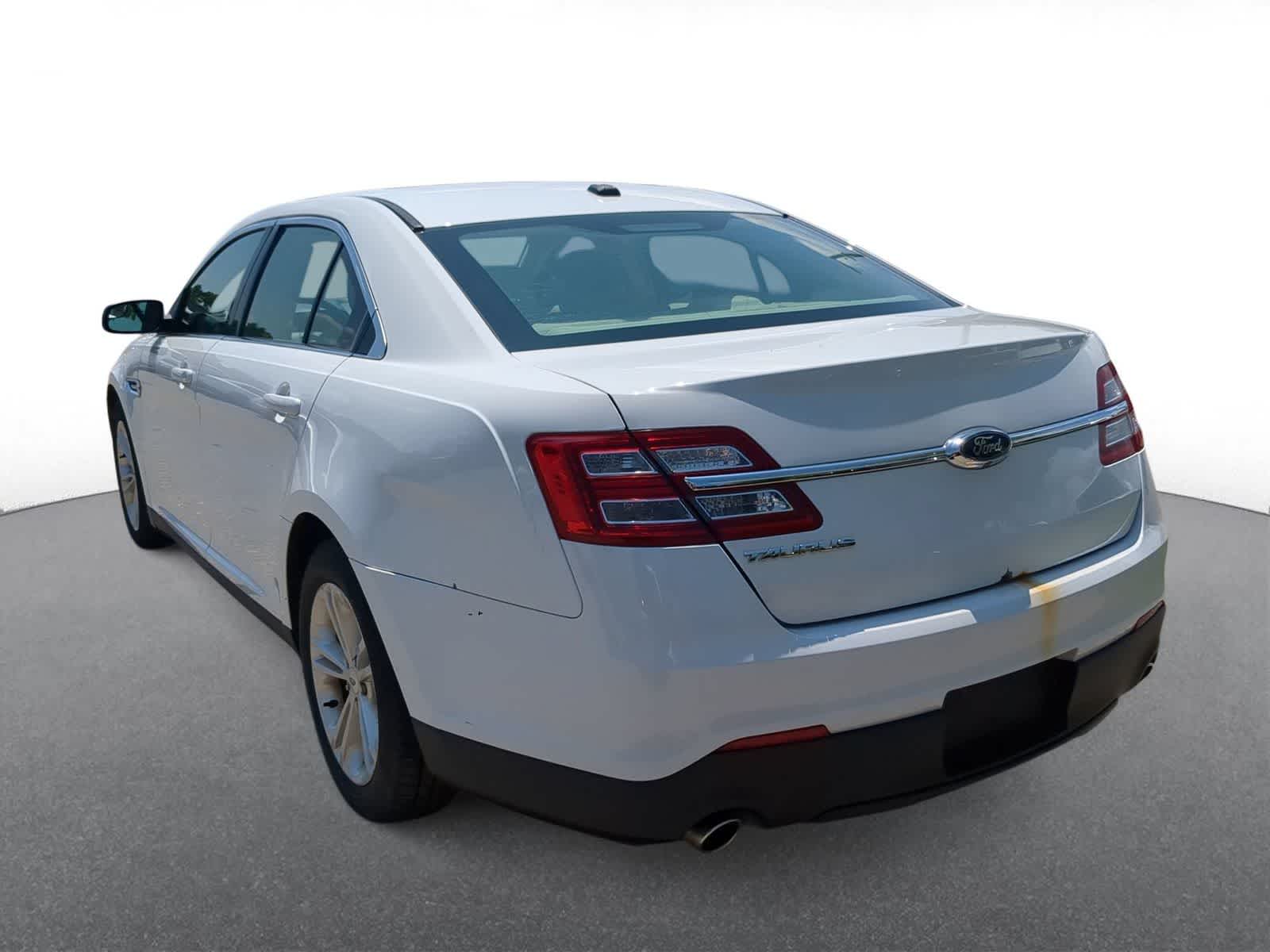 Thumbnail: 2015 Ford Taurus - 6