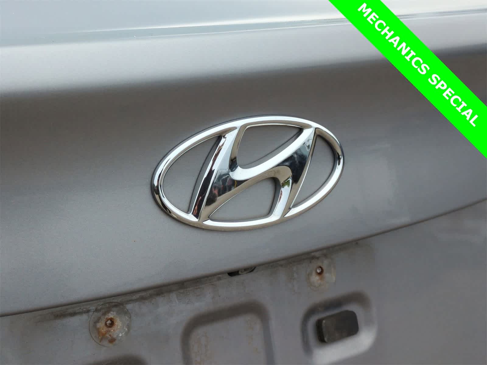 Thumbnail: 2011 Hyundai Elantra - 11