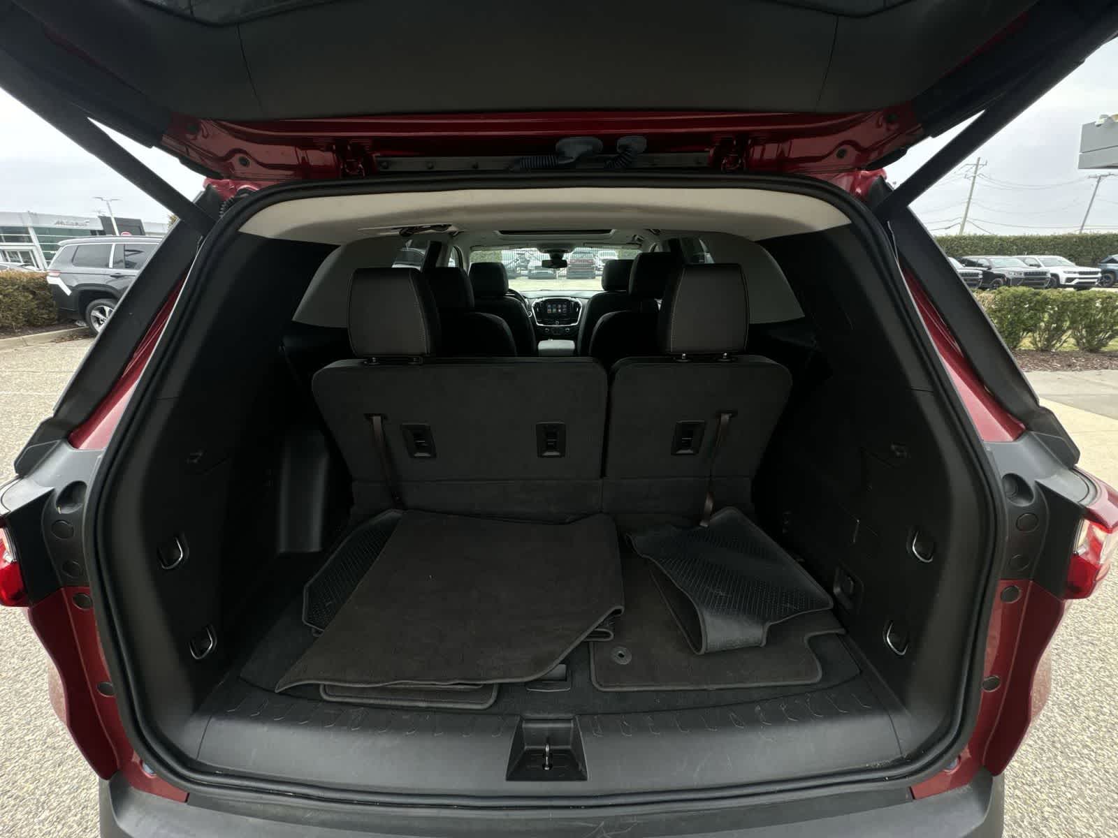 Thumbnail: 2019 Chevrolet Traverse - 35