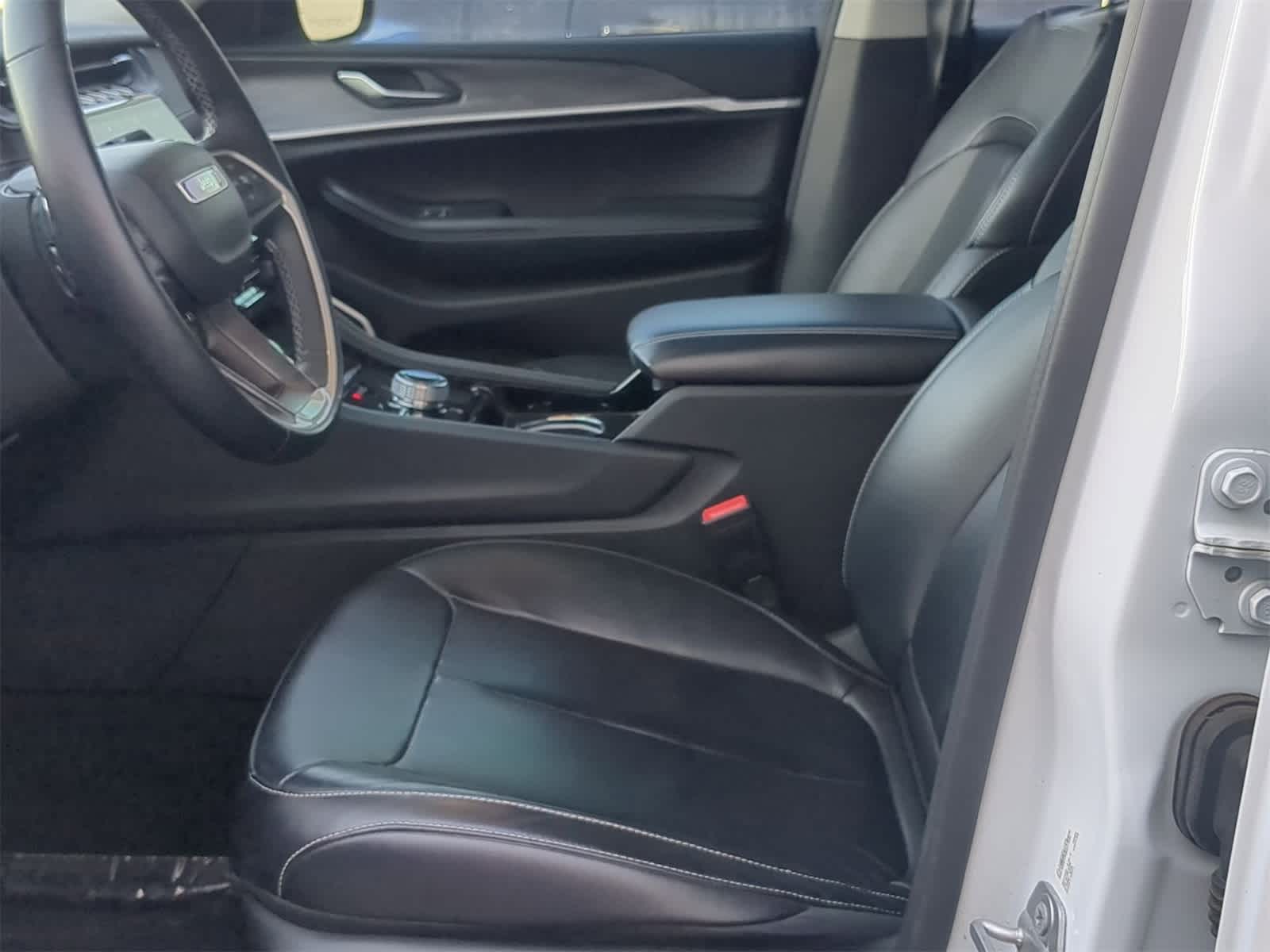 Thumbnail: 2022 Jeep Grand Cherokee L - 23