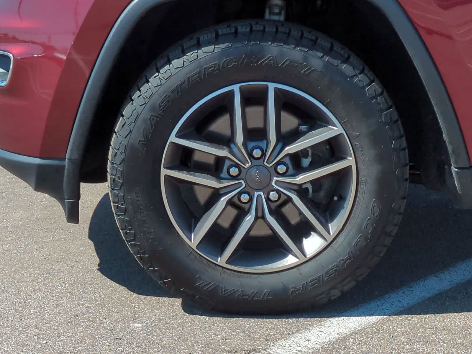 Thumbnail: 2021 Jeep Grand Cherokee - 14
