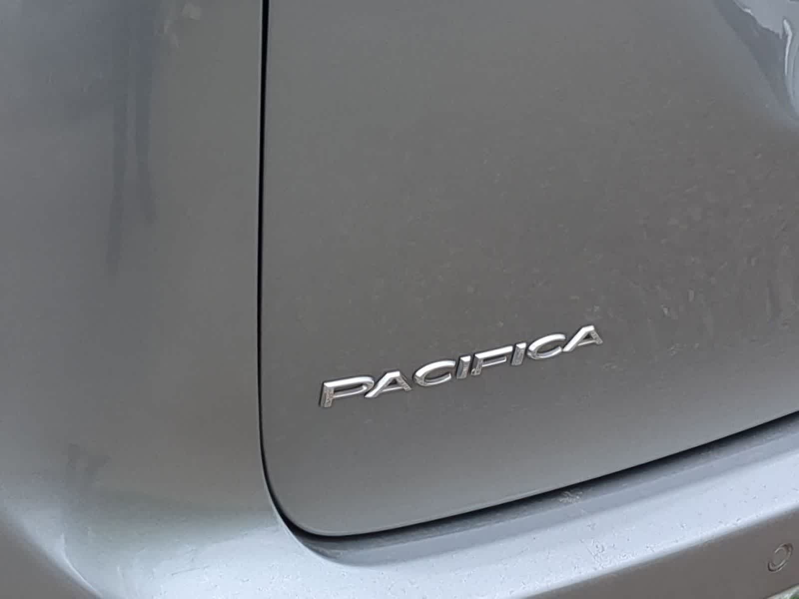 Thumbnail: 2018 Chrysler Pacifica - 13