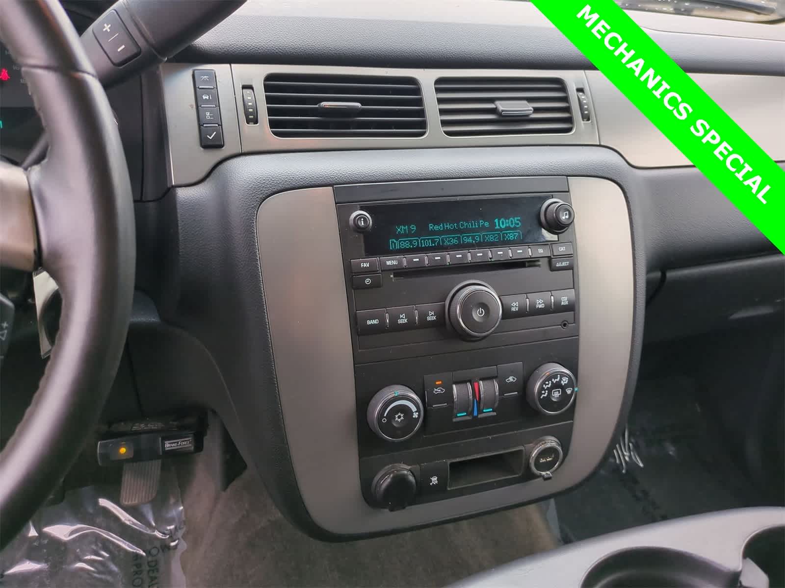 Thumbnail: 2011 Chevrolet Avalanche 1500 - 24