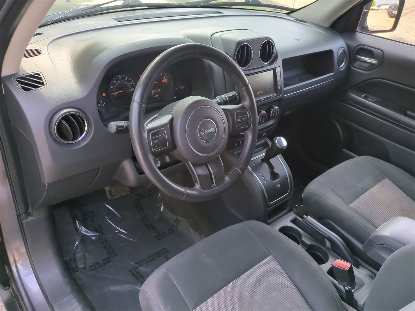Thumbnail: 2014 Jeep Patriot - 10