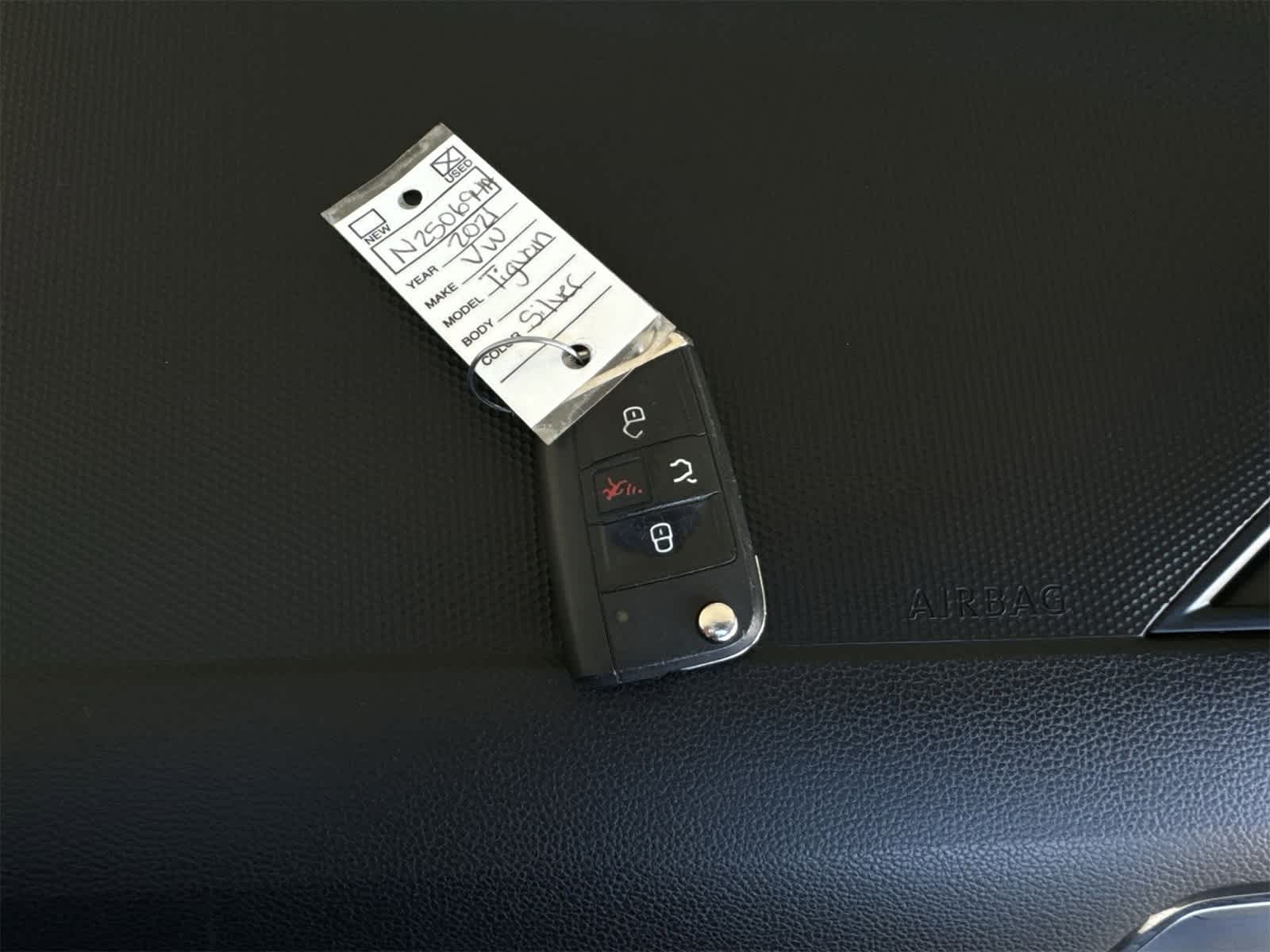 Thumbnail: 2021 Volkswagen Tiguan - 35