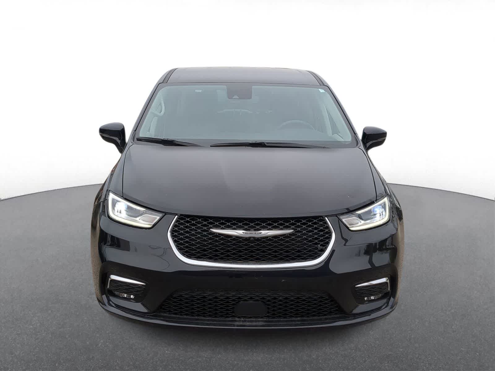 Thumbnail: 2024 Chrysler Pacifica - 3