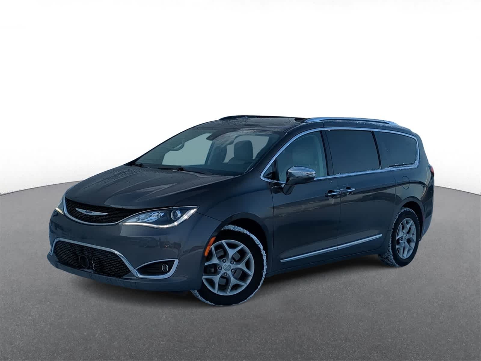 2020 Chrysler Pacifica Limited's photo