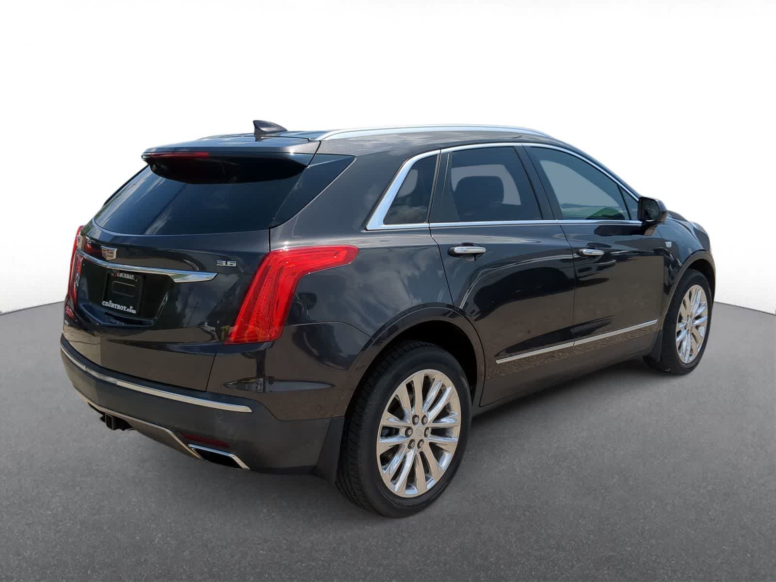 Thumbnail: 2017 Cadillac XT5 - 8