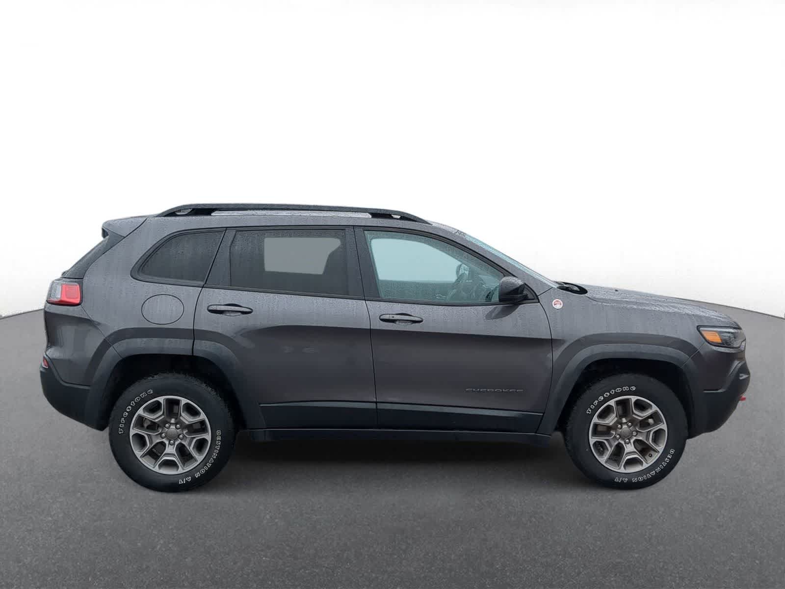 Thumbnail: 2022 Jeep Cherokee - 9