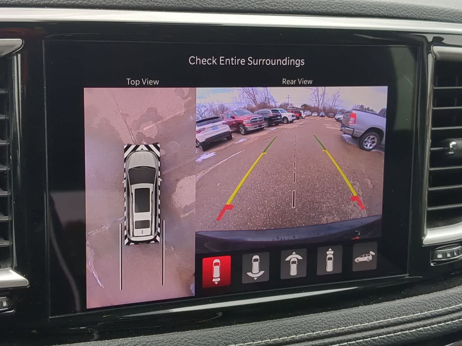 Thumbnail: 2023 Chrysler Pacifica - 27