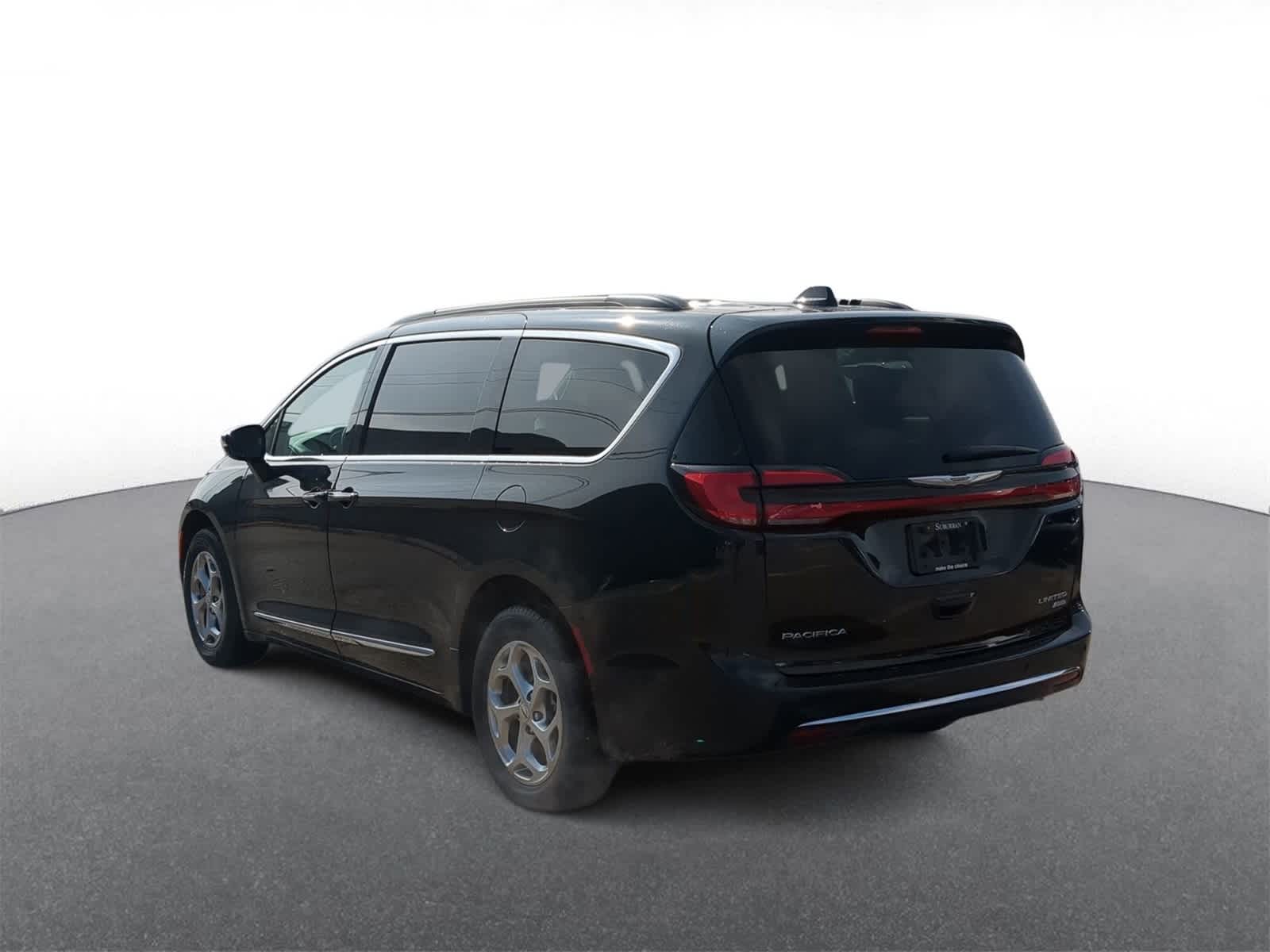 Thumbnail: 2023 Chrysler Pacifica - 6