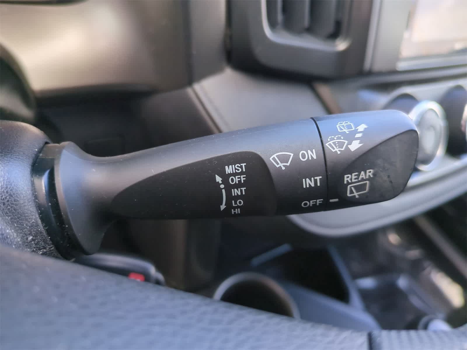 Thumbnail: 2015 Toyota RAV4 - 24