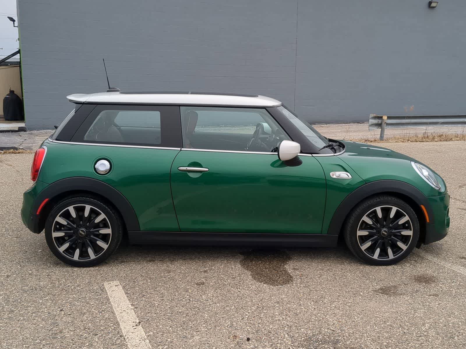 Thumbnail: 2021 MINI Cooper Hardtop - 15