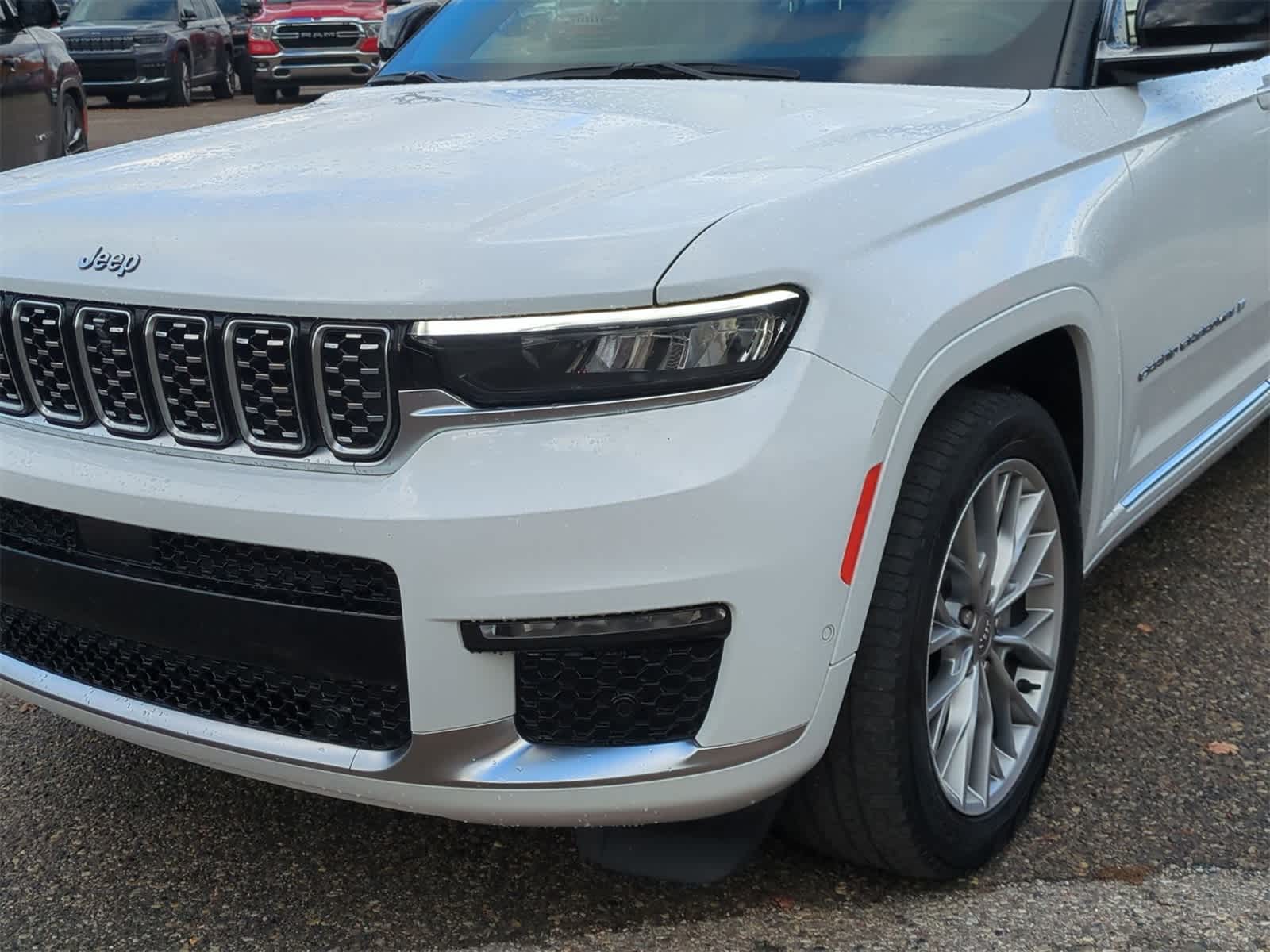Thumbnail: 2022 Jeep Grand Cherokee L - 11