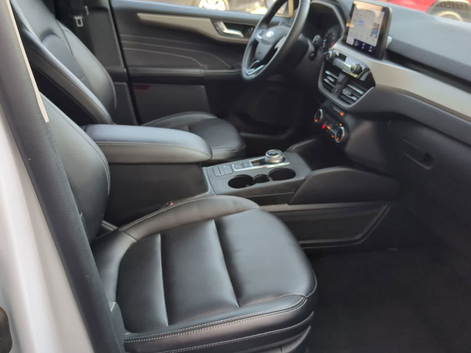 Thumbnail: 2022 Ford Escape - 21