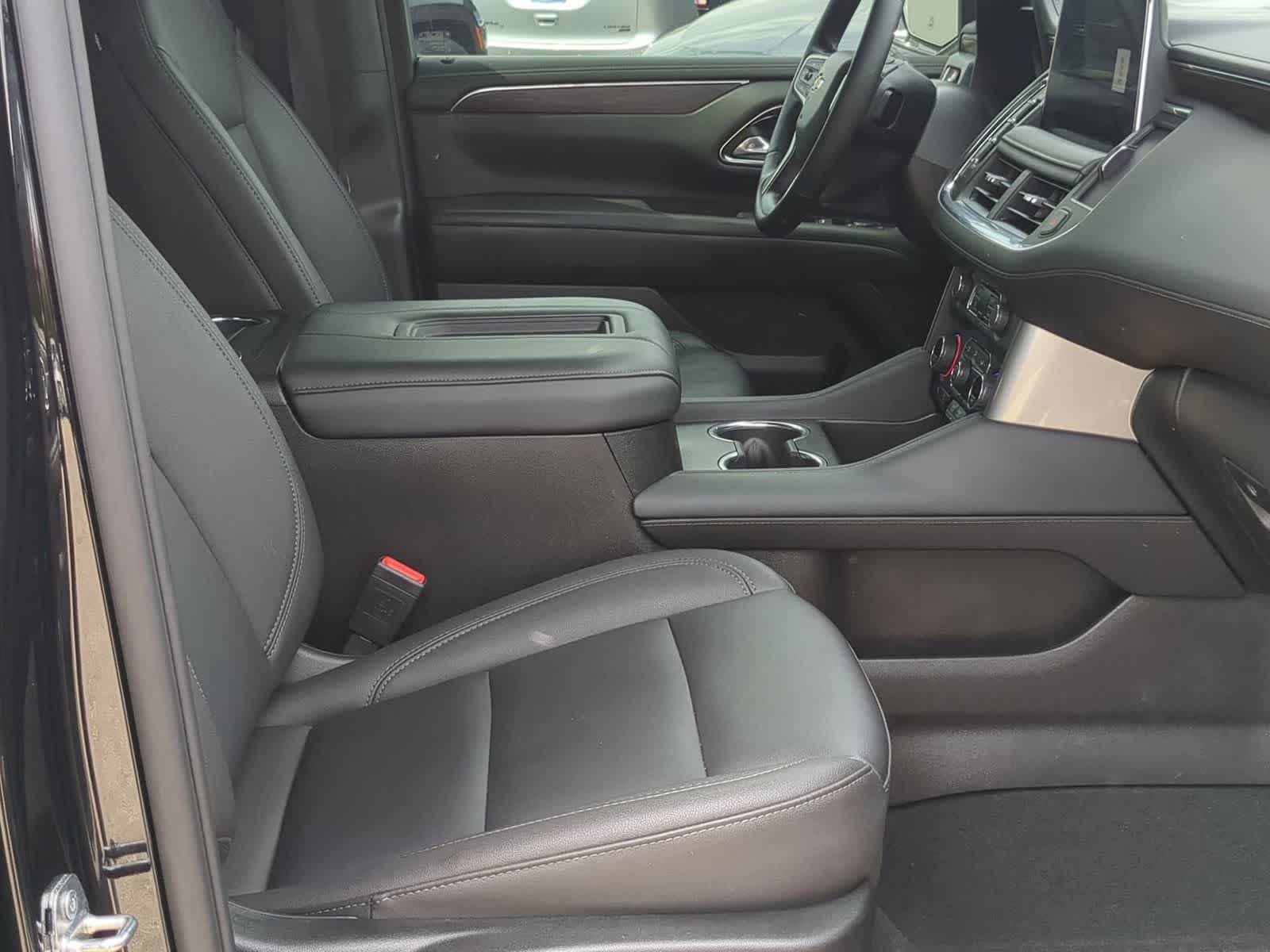 Thumbnail: 2024 Chevrolet Suburban - 21