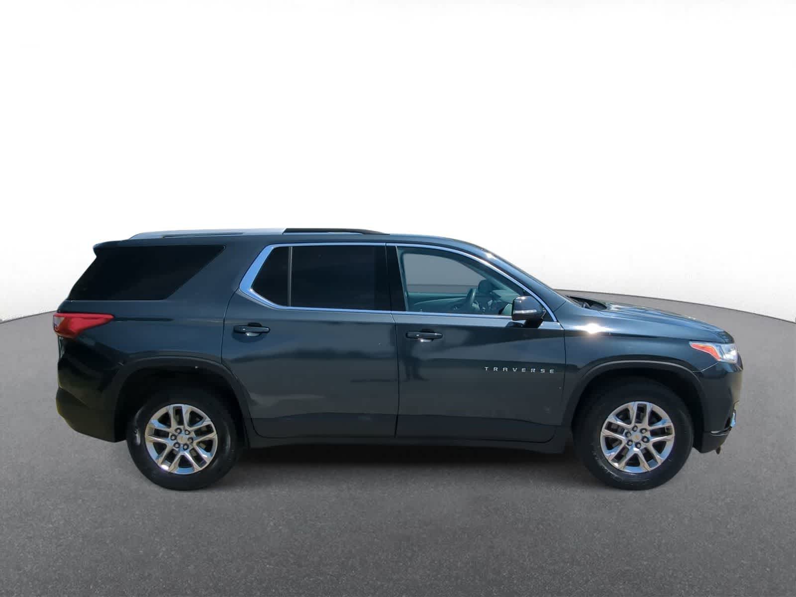 Thumbnail: 2018 Chevrolet Traverse - 9