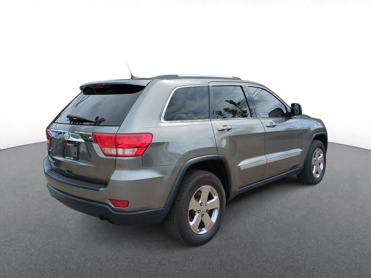 Thumbnail: 2013 Jeep Grand Cherokee - 8