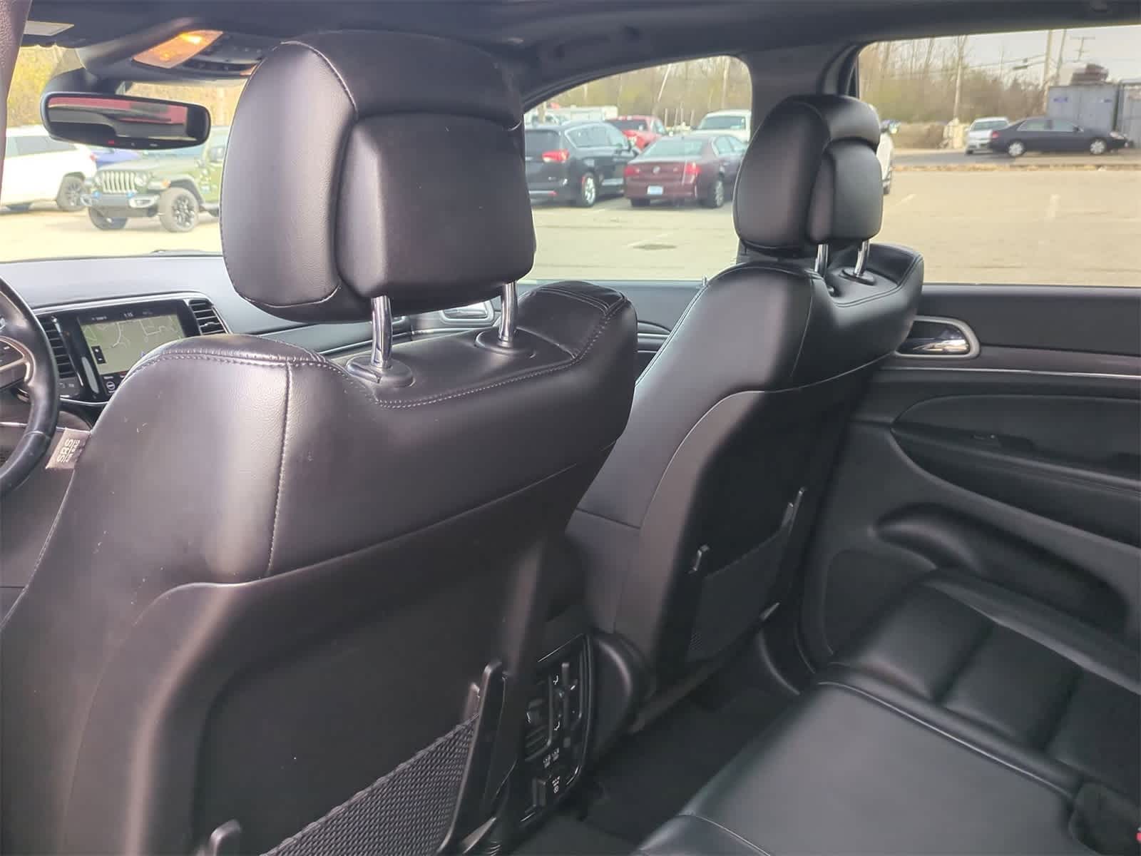 Thumbnail: 2021 Jeep Grand Cherokee - 25