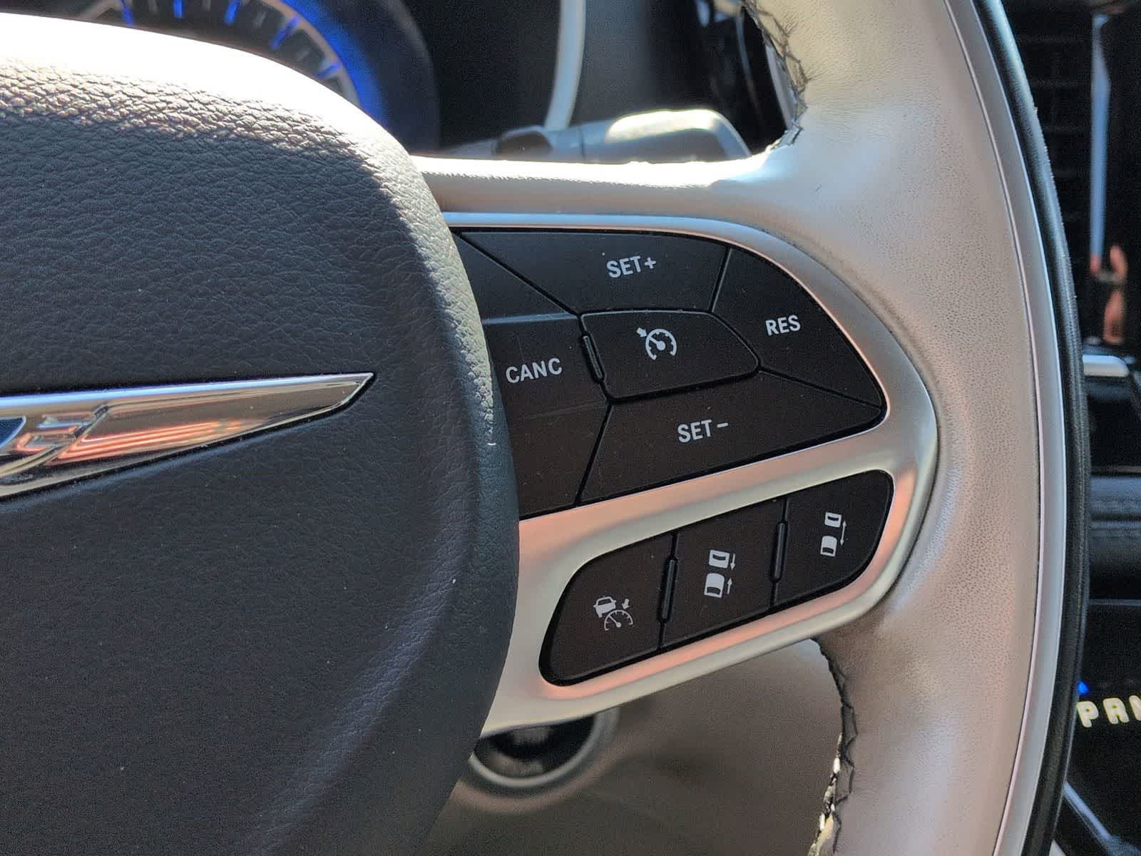 Thumbnail: 2020 Chrysler Pacifica - 27