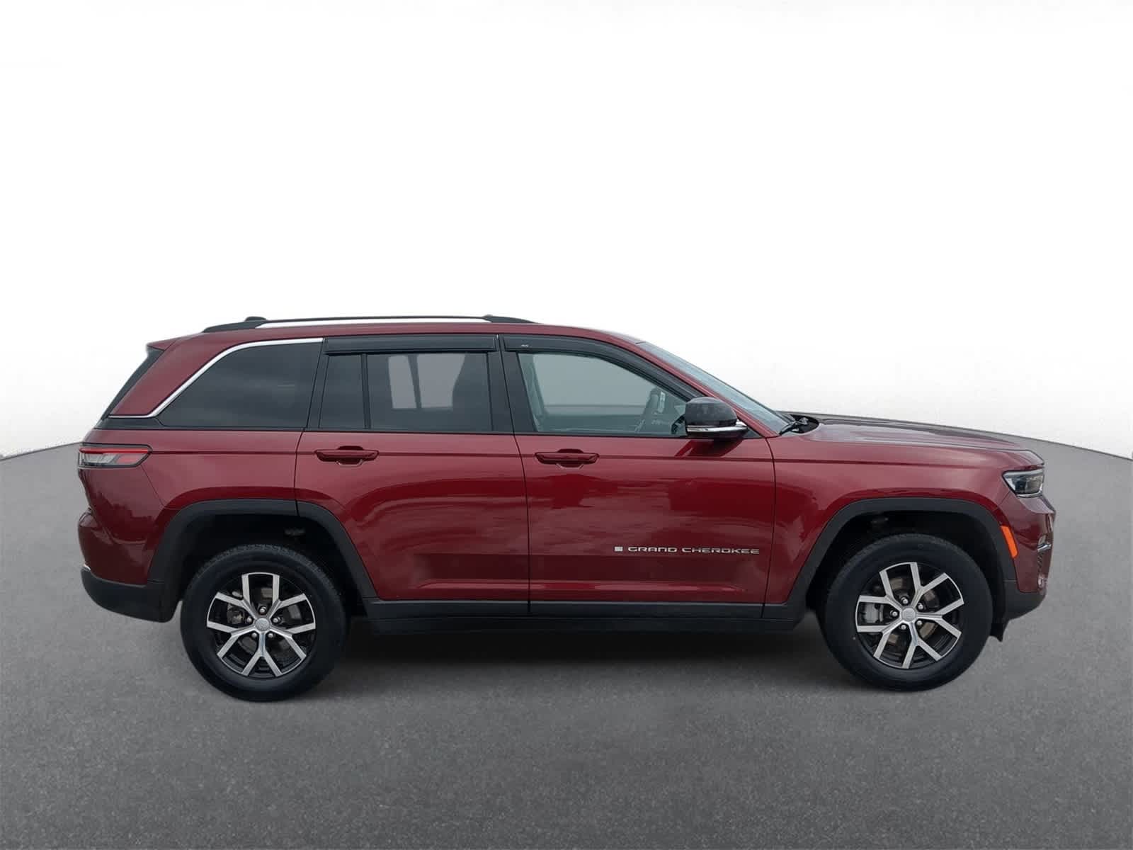 Thumbnail: 2023 Jeep Grand Cherokee - 9