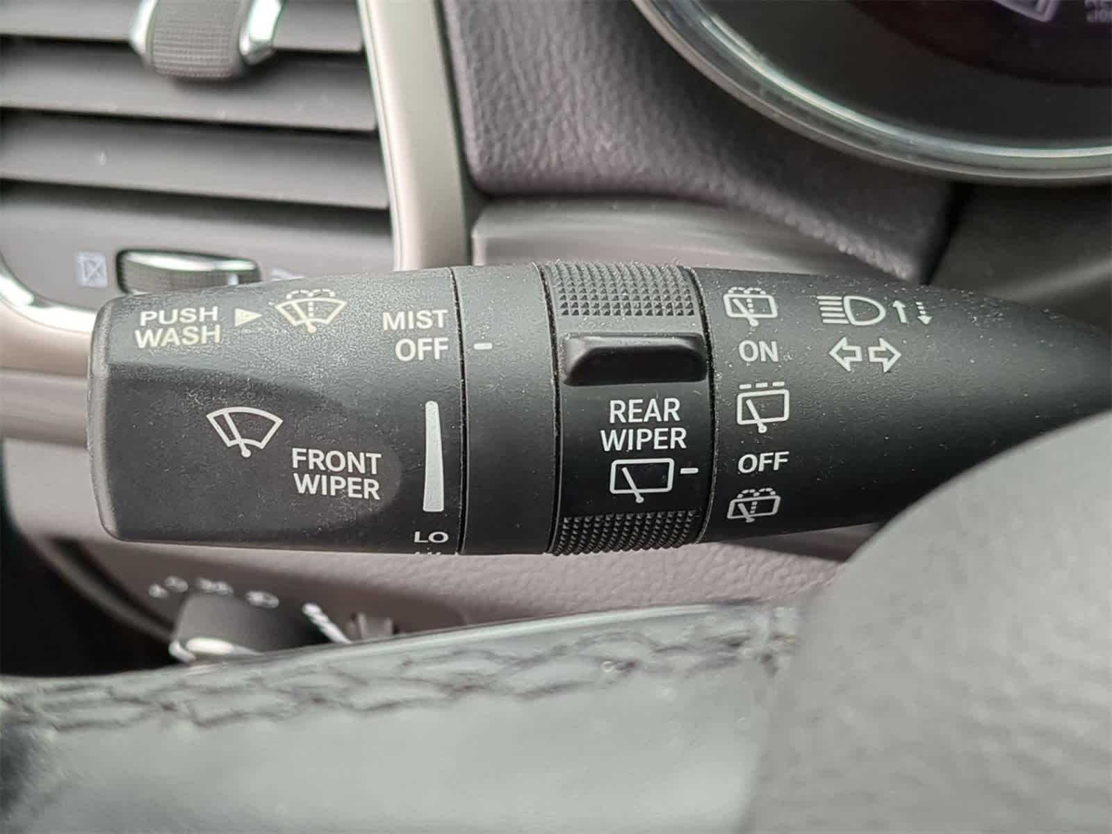 Thumbnail: 2022 Jeep Grand Cherokee - 32