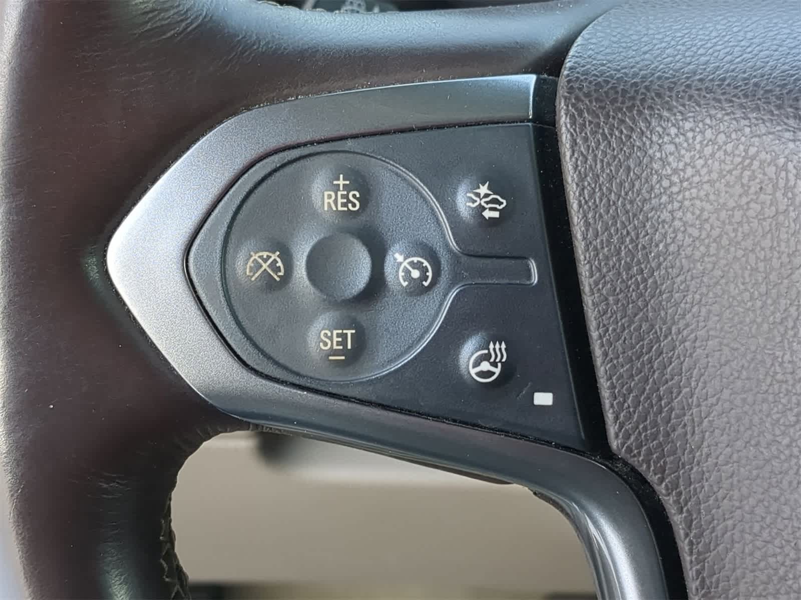 Thumbnail: 2016 Chevrolet Suburban - 32