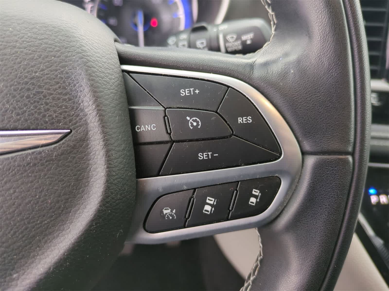 Thumbnail: 2022 Chrysler Pacifica - 24