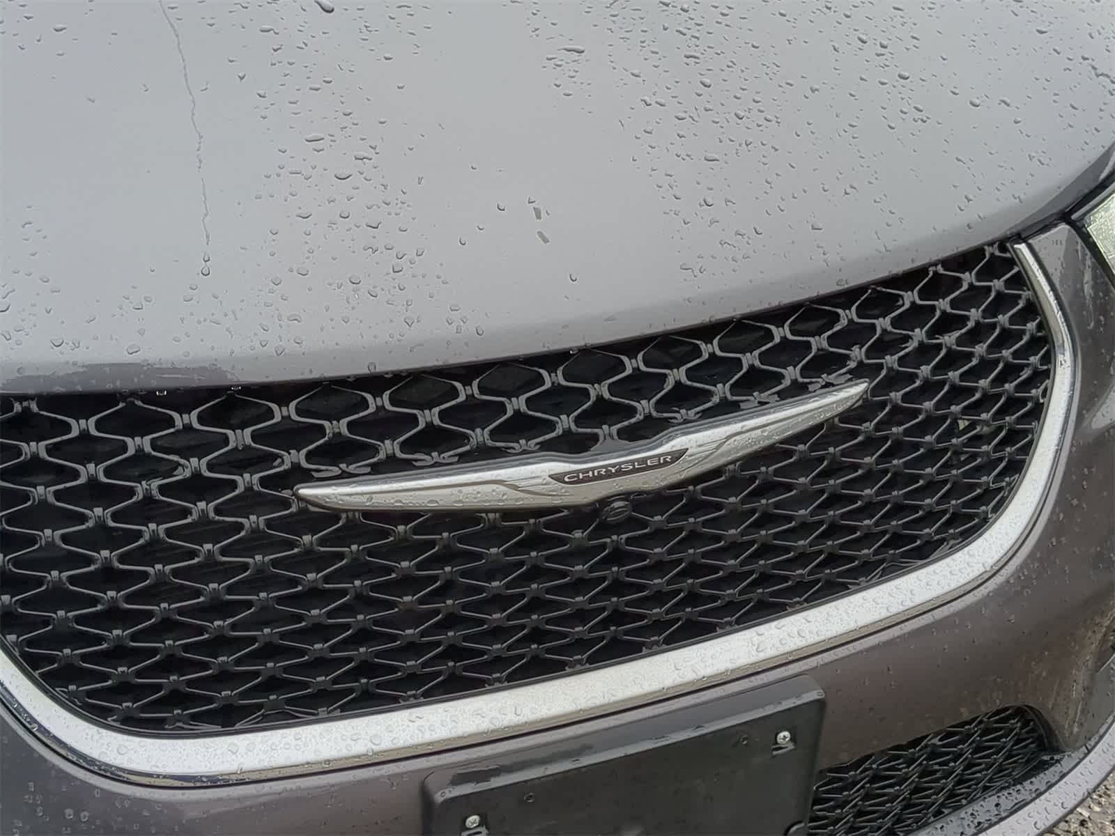 Thumbnail: 2023 Chrysler Pacifica - 12