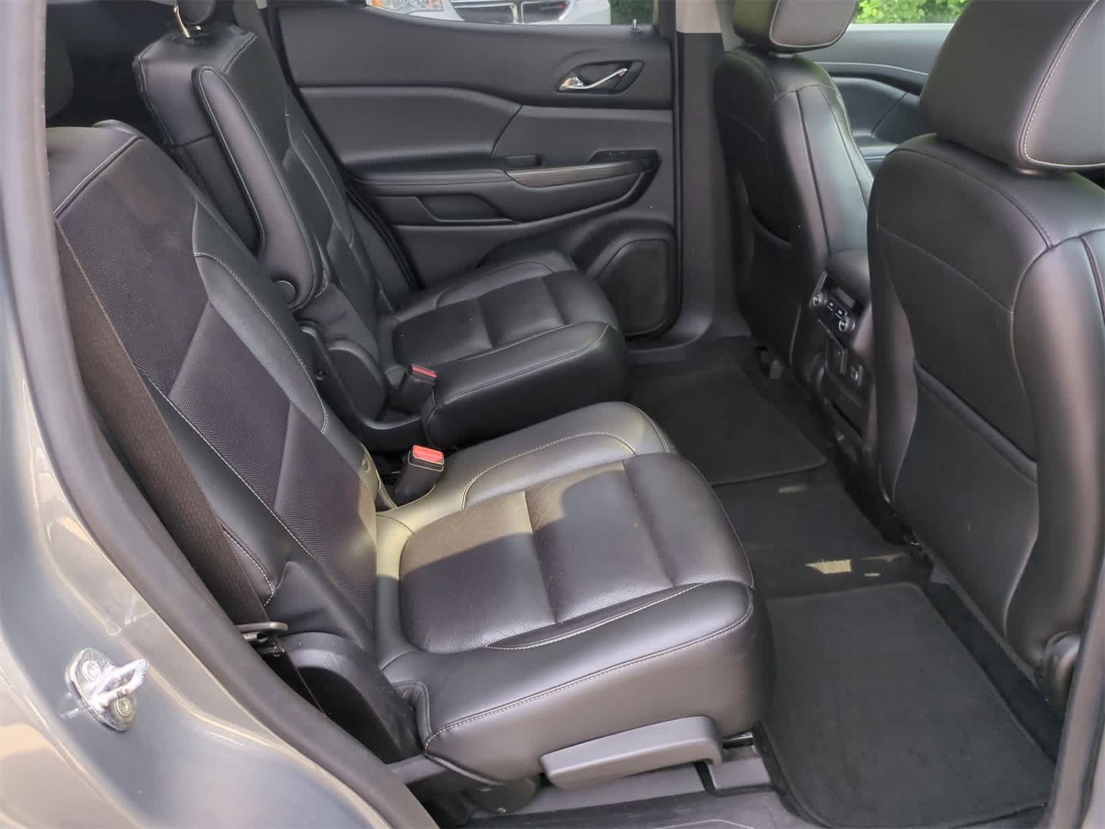 Thumbnail: 2019 GMC Acadia - 19