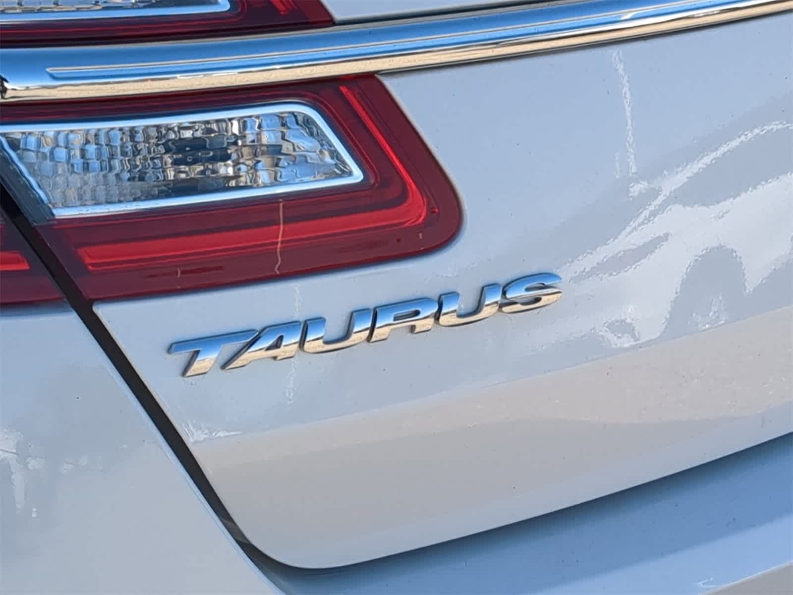 Thumbnail: 2016 Ford Taurus - 20