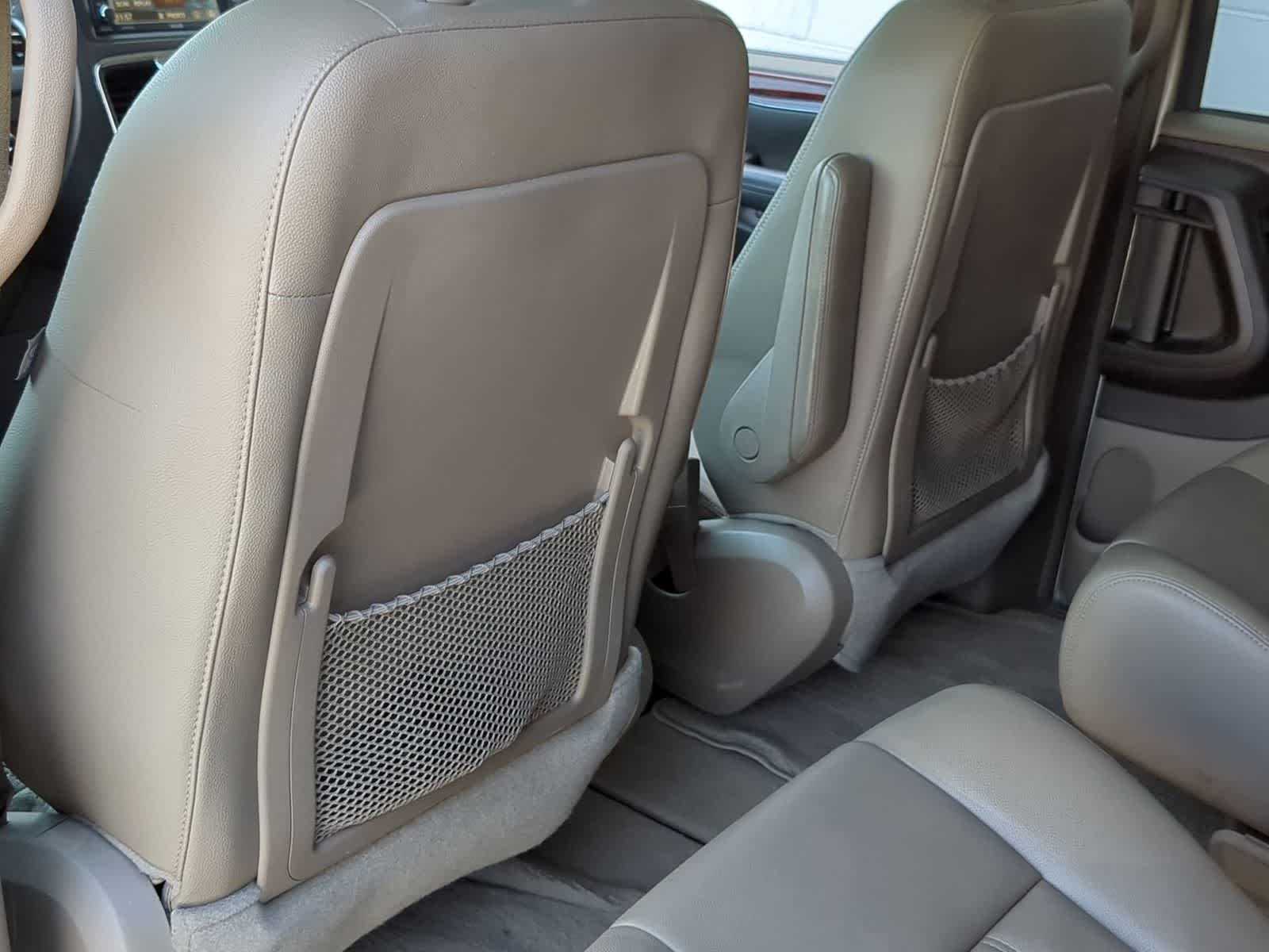 Thumbnail: 2013 Chrysler Town & Country - 18