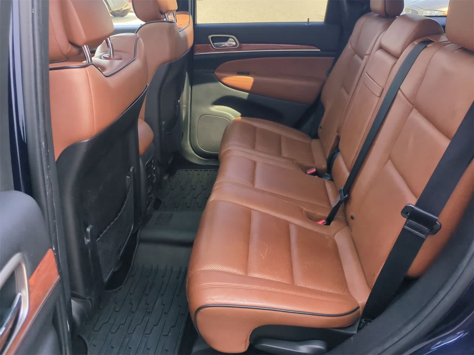 2012 Jeep Grand Cherokee Overland 18
