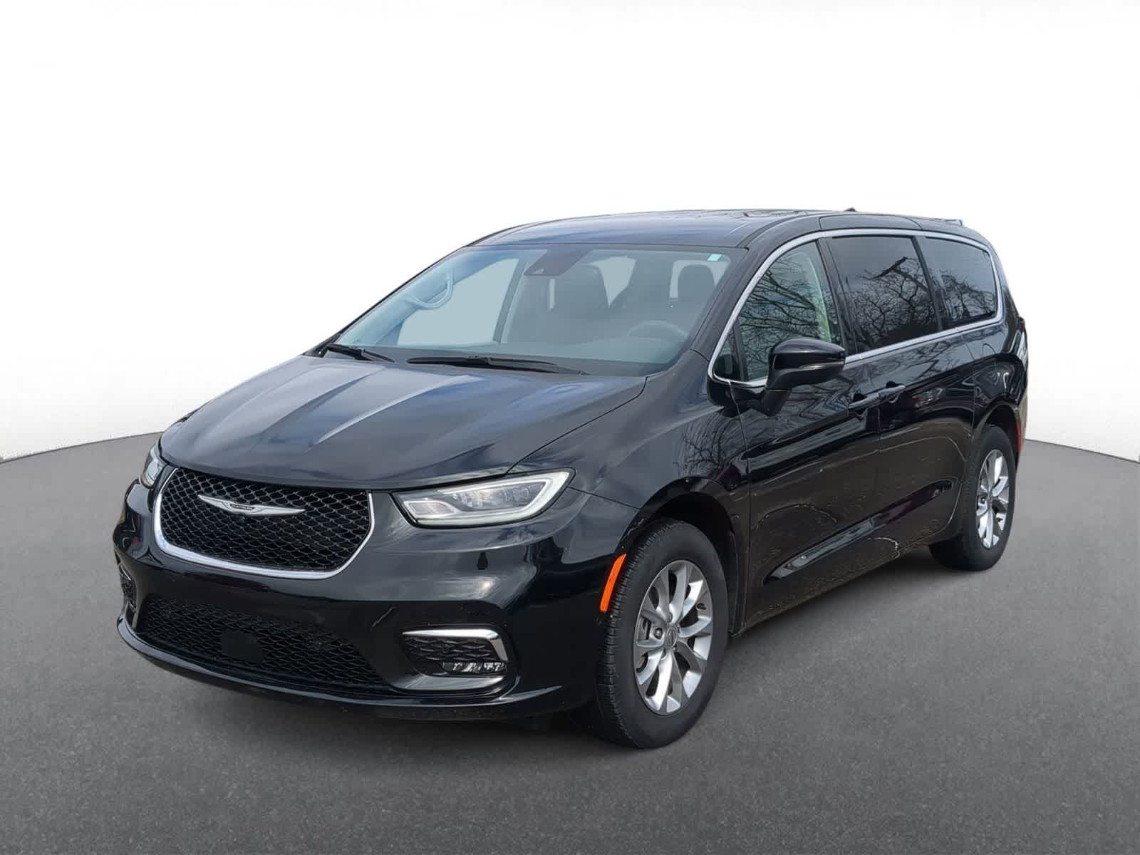 Thumbnail: 2023 Chrysler Pacifica - 4