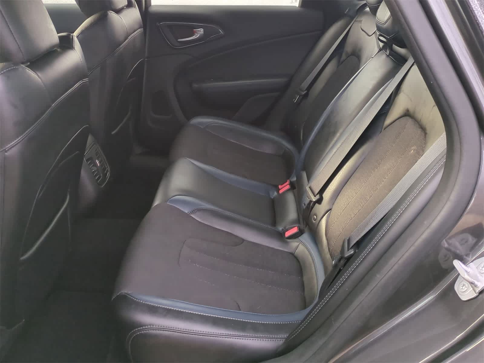 Thumbnail: 2015 Chrysler 200 - 19