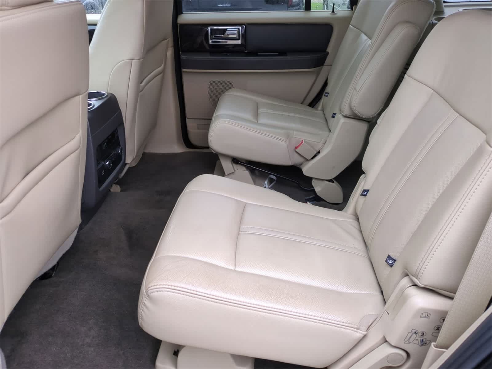 Thumbnail: 2017 Lincoln Navigator - 18