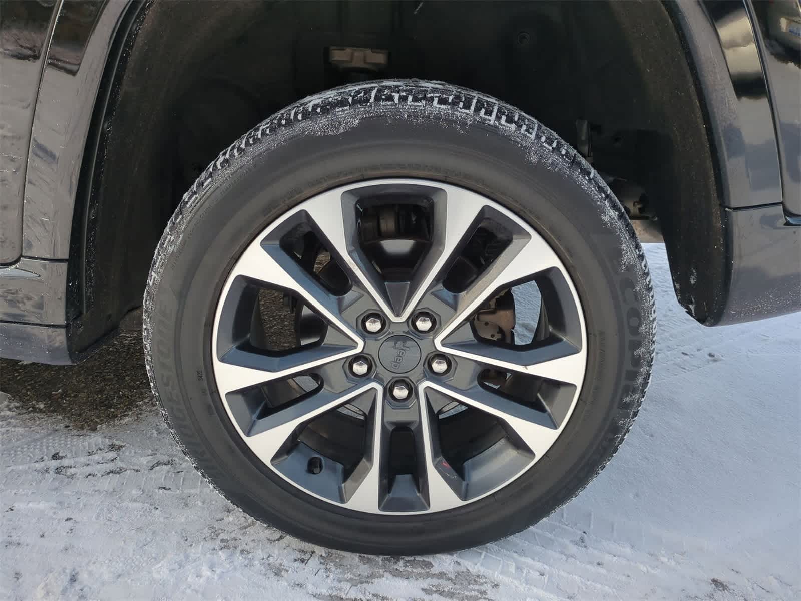 Thumbnail: 2023 Jeep Grand Cherokee - 14