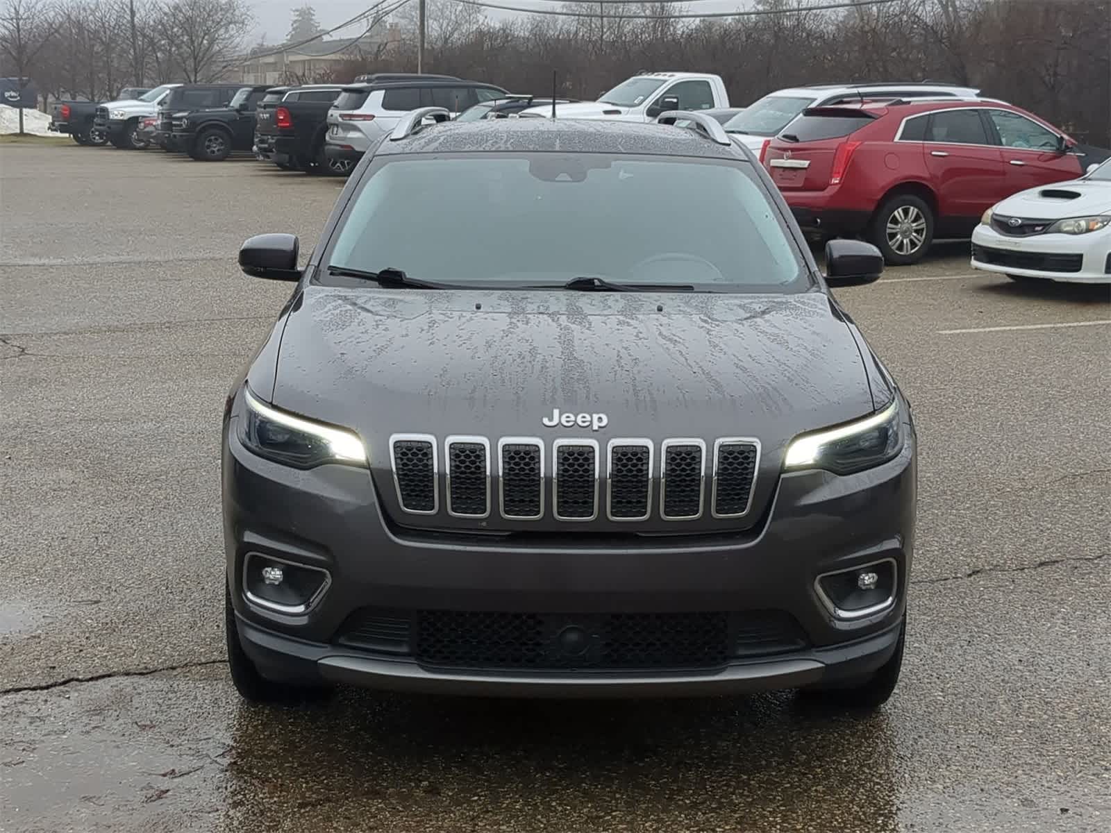 Thumbnail: 2019 Jeep Cherokee - 17