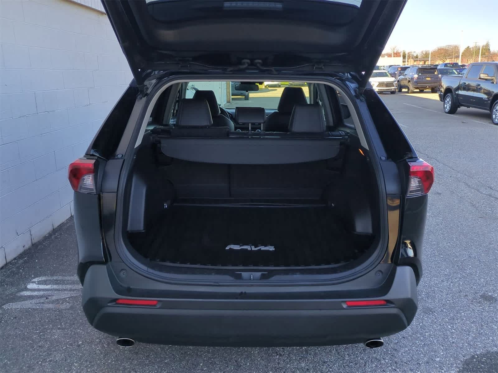 Thumbnail: 2019 Toyota RAV4 - 34