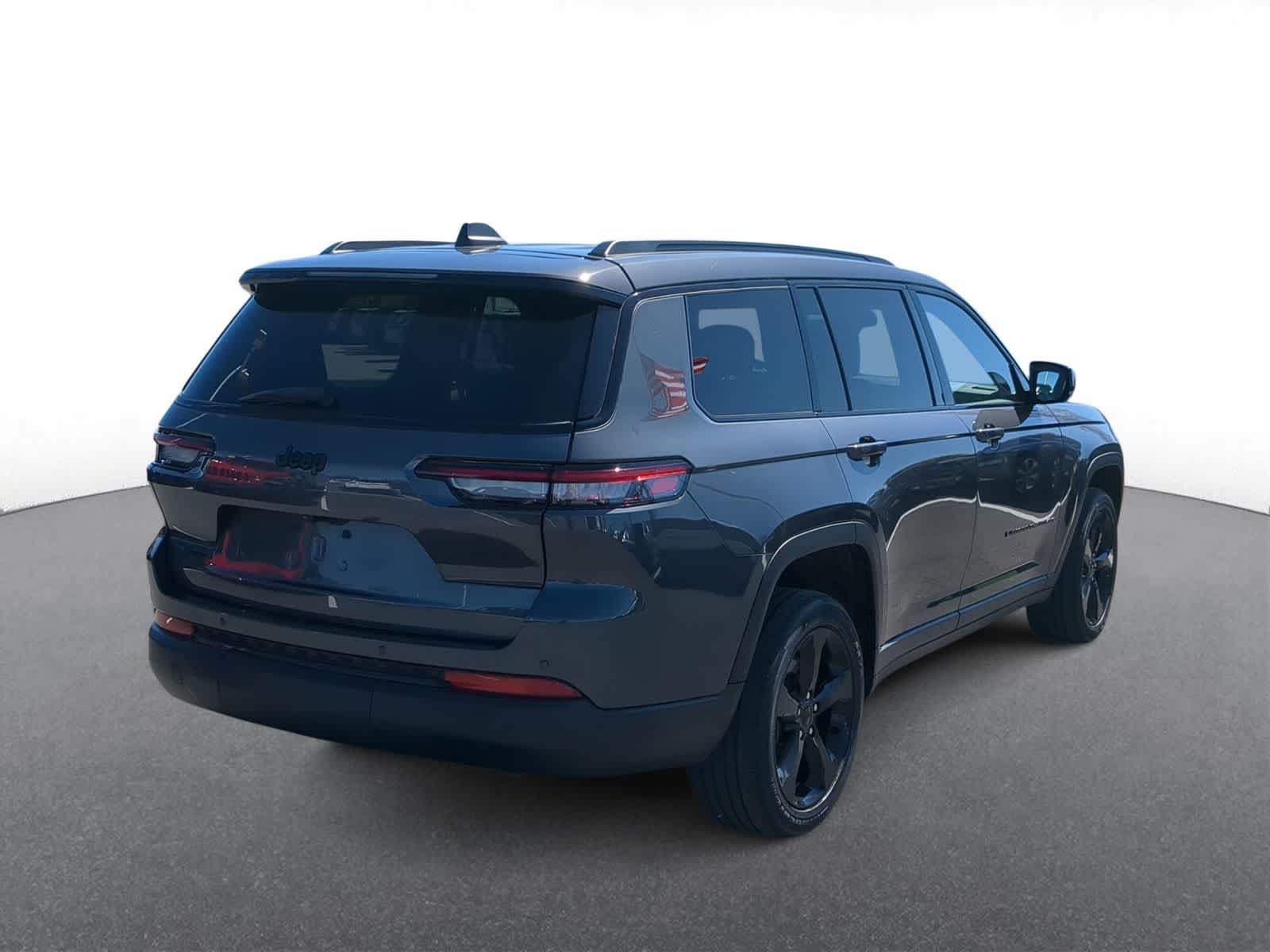 Thumbnail: 2022 Jeep Grand Cherokee L - 8