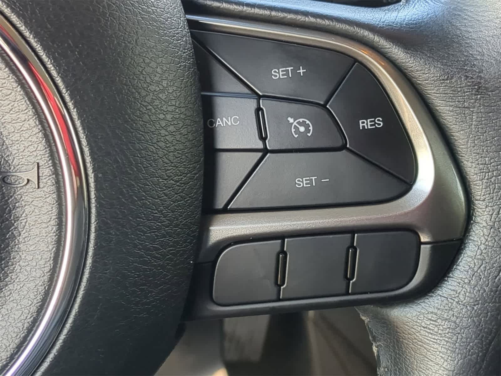 Thumbnail: 2021 Jeep Renegade - 31