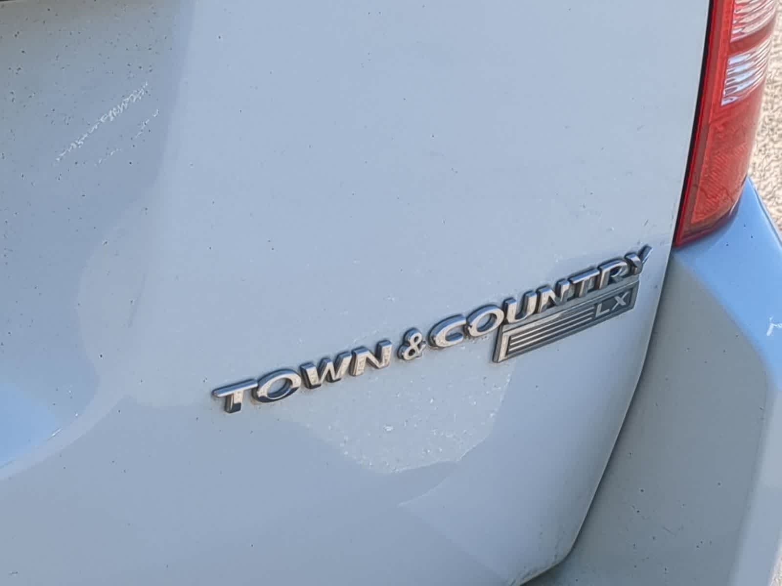 Thumbnail: 2010 Chrysler Town & Country - 13
