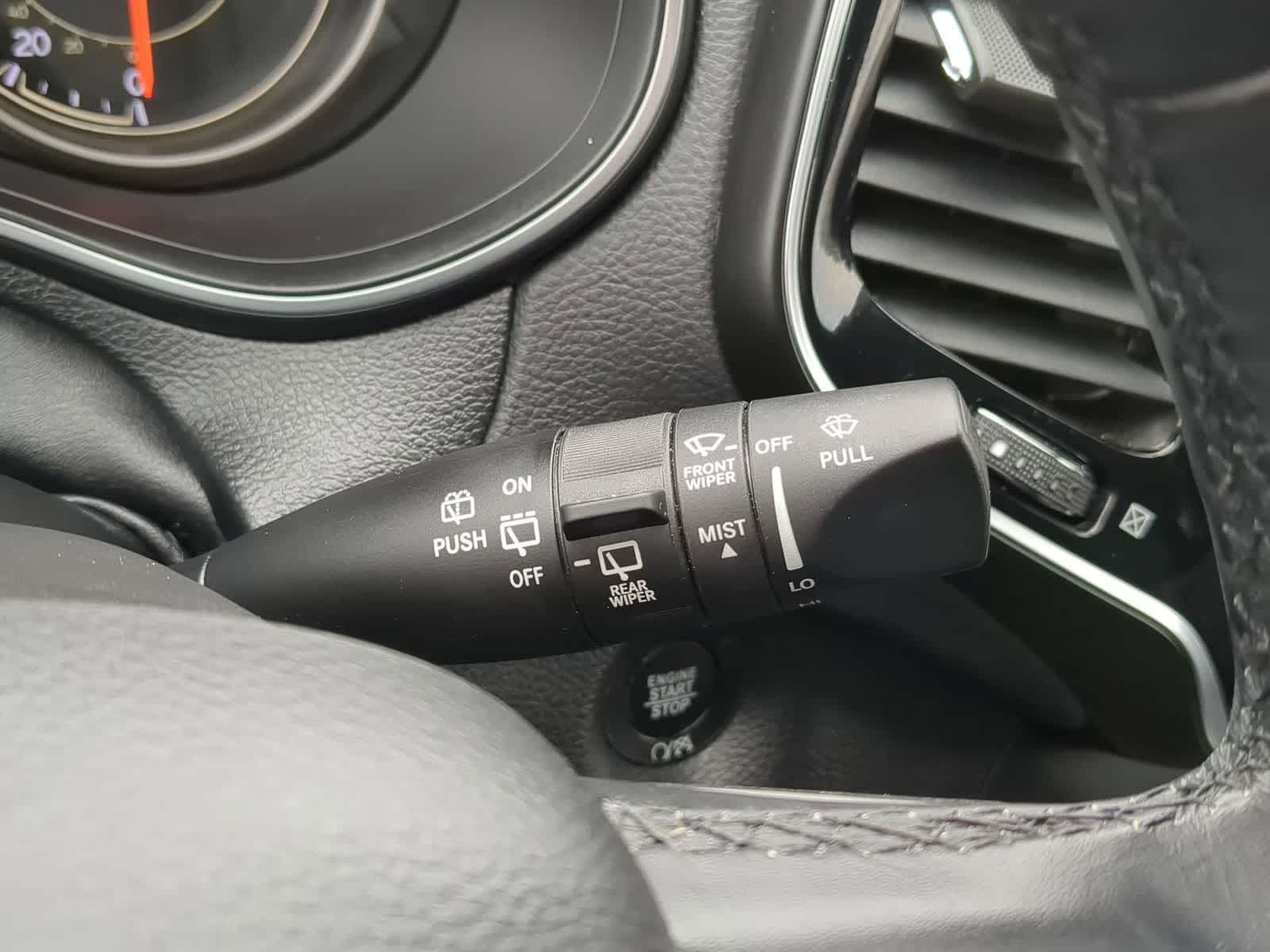 Thumbnail: 2019 Jeep Cherokee - 25