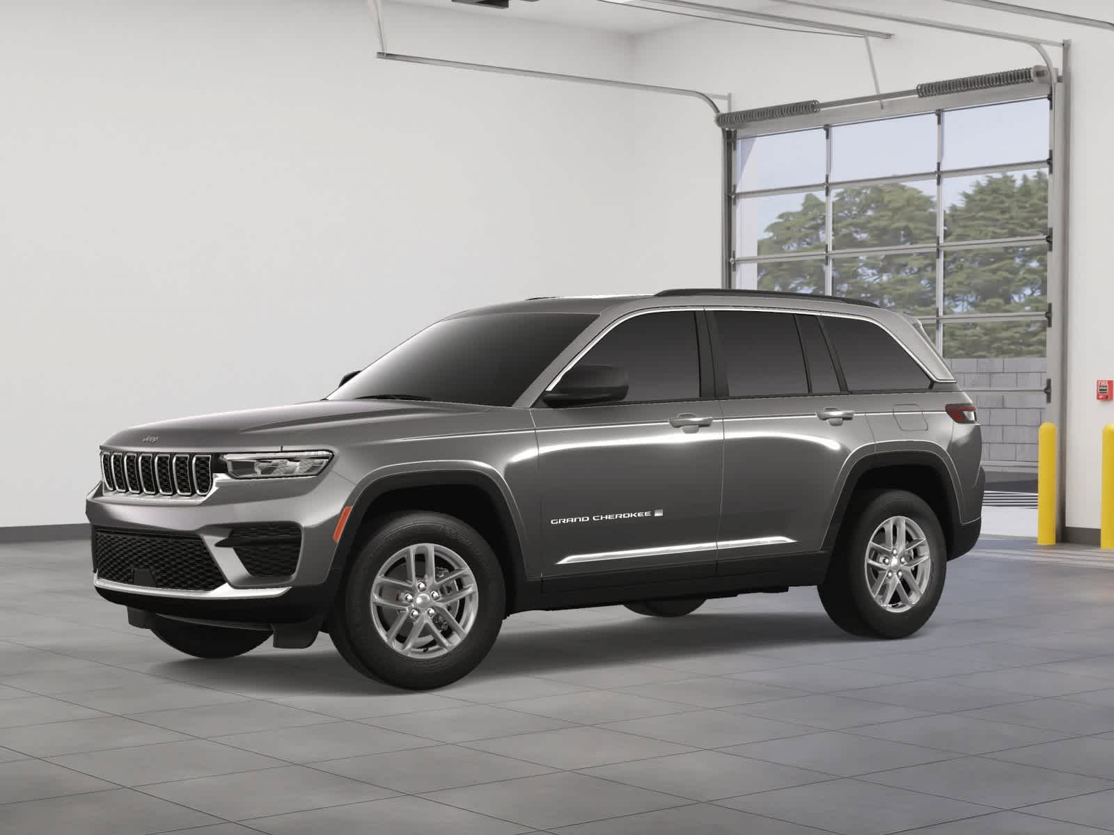 2025 Jeep Grand Cherokee Laredo 2