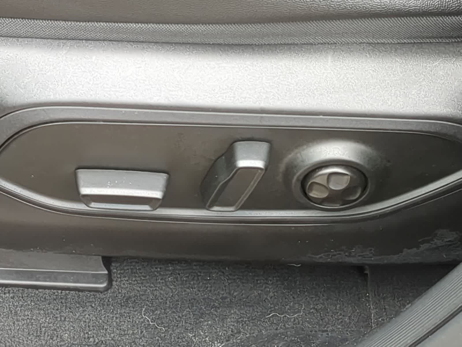 Thumbnail: 2023 Jeep Grand Cherokee - 17