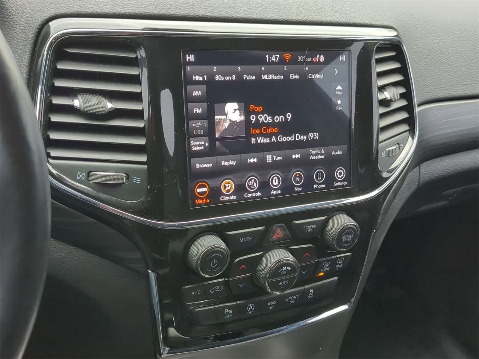 Thumbnail: 2022 Jeep Grand Cherokee - 33